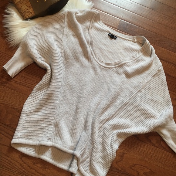 ♡Express♡ sweater - Picture 2 of 5